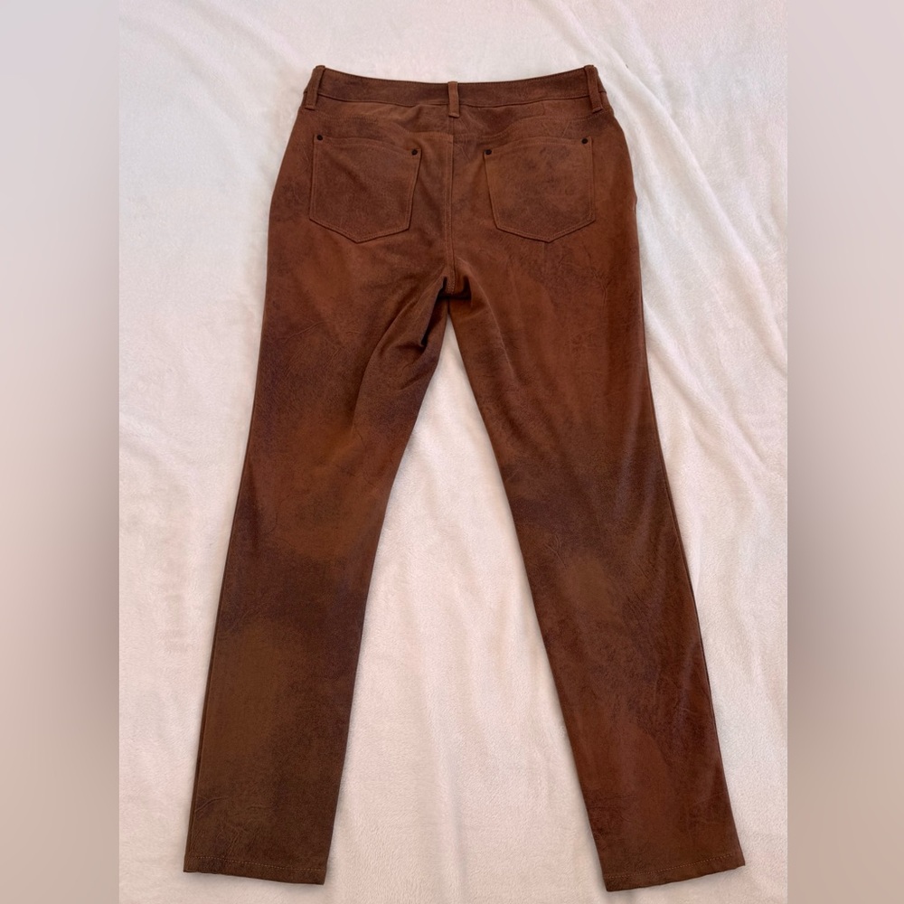 Chico’s Size 6 ( 0.5) Brown/tan faux leather 5 pocket pants. Like new condition - Picture 10 of 12